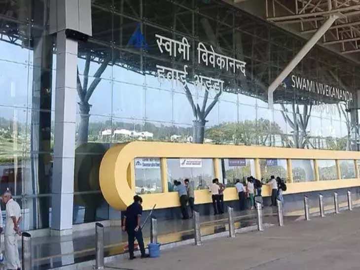 आधे घंटे तक नहीं खुल पाया इंडिगो फ्लाइट का गेट, विधायक समेत कई यात्री फंसे रहे आधे घंटे तक नहीं खुल पाया इंडिगो फ्लाइट का गेट, विधायक समेत कई यात्री फंसे रहे