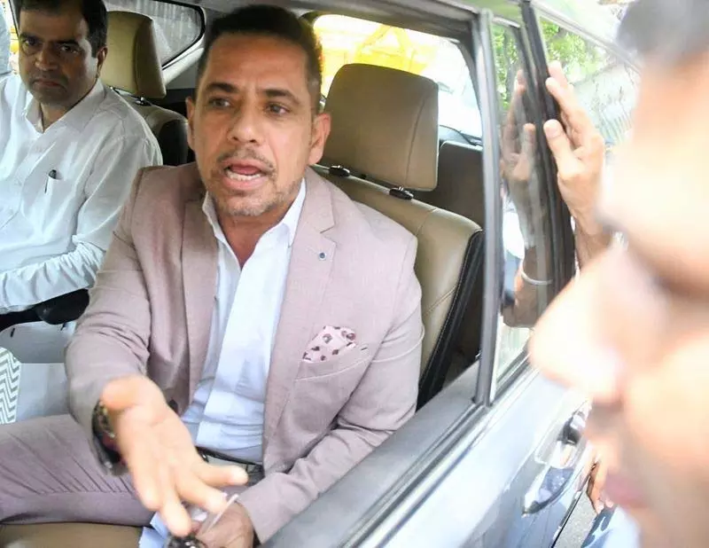 भूमि सौदा केस: वाड्रा ने दिए गोलमोल जवाब, सहयोगियों पर ठीकरा – ईडी चार्जशीट भूमि सौदा केस: वाड्रा ने दिए गोलमोल जवाब, सहयोगियों पर ठीकरा – ईडी चार्जशीट
