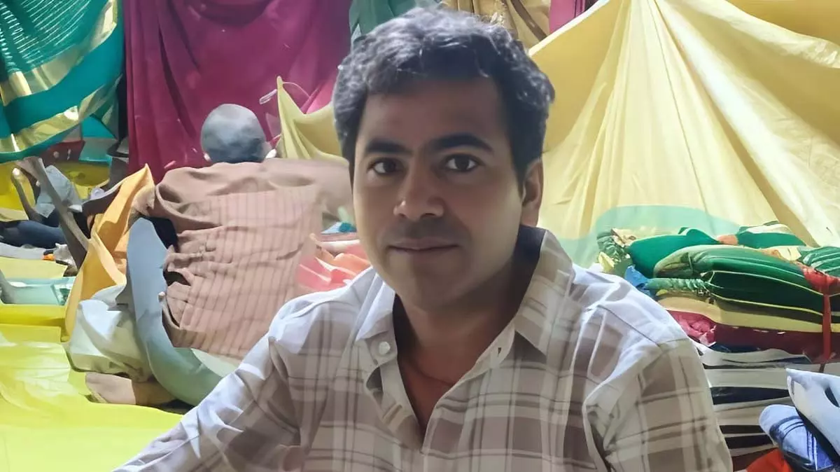 MP : इंदौर में एक व्यक्ति की चाकू मारकर हत्या, पसलियां भी तोड़ी गई MP : इंदौर में एक व्यक्ति की चाकू मारकर हत्या, पसलियां भी तोड़ी गई