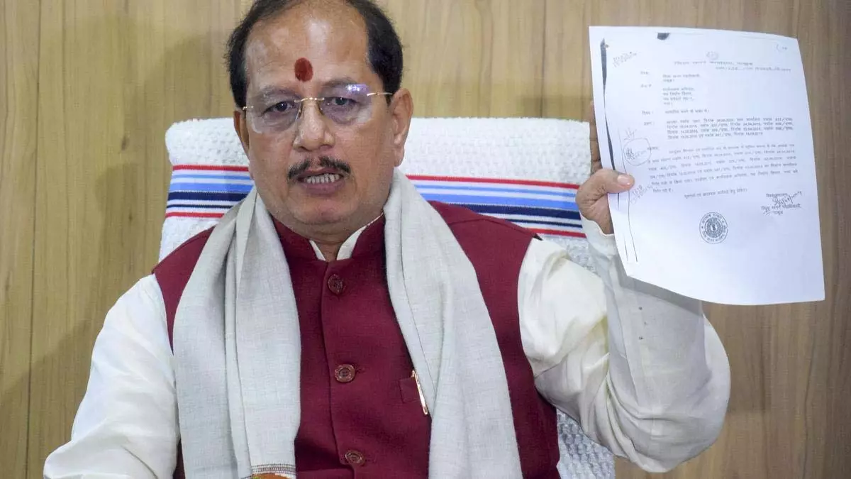 Bihar : उपमुख्यमंत्री को चुनाव आयोग से झटका, जारी किया नोटिस Bihar : उपमुख्यमंत्री को चुनाव आयोग से झटका, जारी किया नोटिस