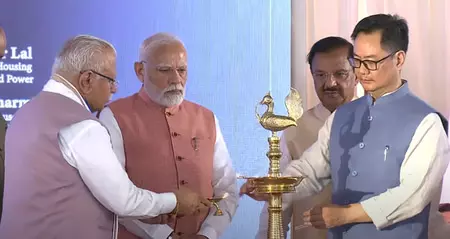 प्रधानमंत्री मोदी ने सांसदों के लिए 184 नए फ्लैटों का किया उद्घाटन, VIDEO प्रधानमंत्री मोदी ने सांसदों के लिए 184 नए फ्लैटों का किया उद्घाटन, VIDEO