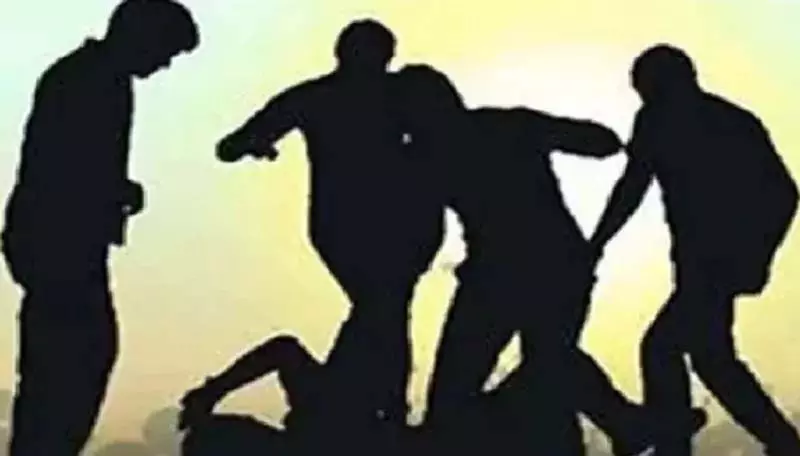 बडगाम में दो समूहों के बीच झड़प में पांच घायल बडगाम में दो समूहों के बीच झड़प में पांच घायल