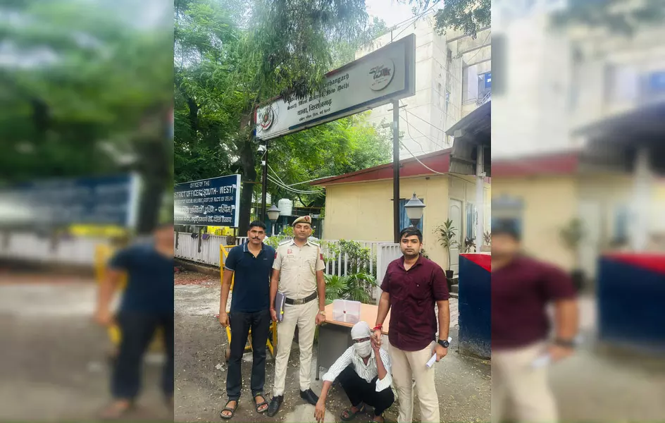 पुलिस ने जुआ रैकेट का किया भंडाफोड़, अवैध हथियार के साथ कुख्यात गिरफ्तार पुलिस ने जुआ रैकेट का किया भंडाफोड़, अवैध हथियार के साथ कुख्यात गिरफ्तार
