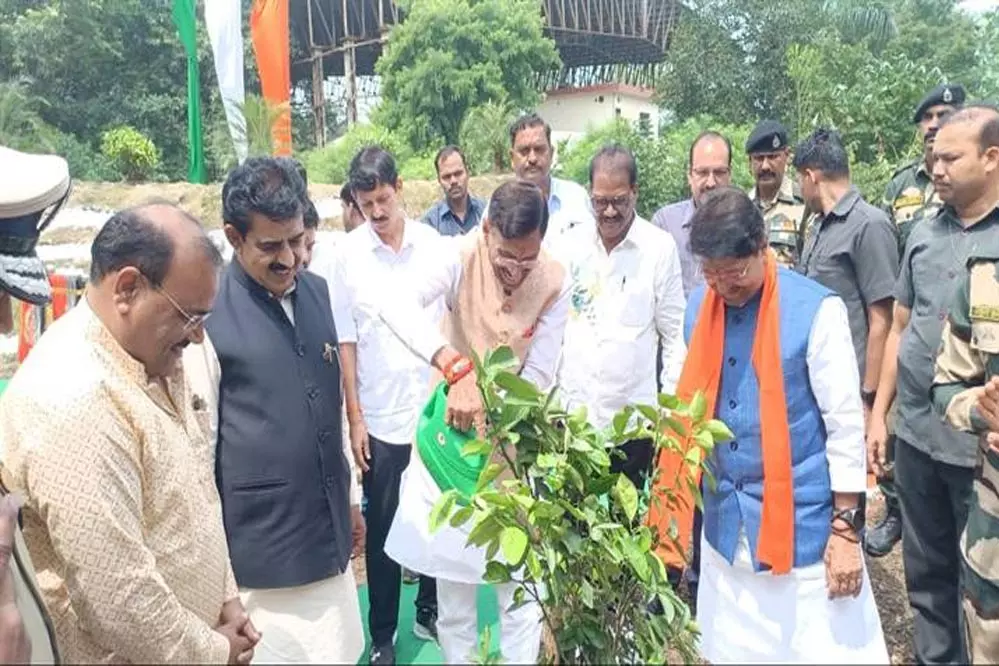 Indore: पर्यावरण संरक्षण में इंदौर अग्रणी, अन्य शहर भी अपनाएं पहल: सेठ Indore: पर्यावरण संरक्षण में इंदौर अग्रणी, अन्य शहर भी अपनाएं पहल: सेठ