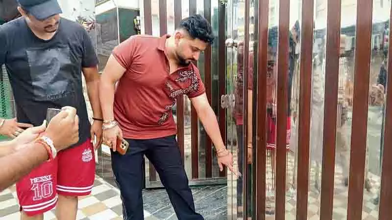 होशियारपुर में NRI सोशल मीडिया इन्फ्लुएंसर सिमरन सिकंद के घर पर गोलीबारी होशियारपुर में NRI सोशल मीडिया इन्फ्लुएंसर सिमरन सिकंद के घर पर गोलीबारी