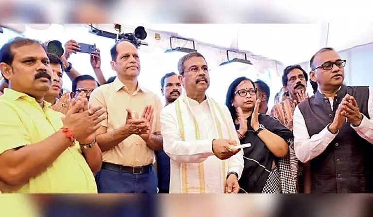 केंद्रीय शिक्षा मंत्री धर्मेंद्र प्रधान ने SWRO परियोजना का अनावरण किया केंद्रीय शिक्षा मंत्री धर्मेंद्र प्रधान ने SWRO परियोजना का अनावरण किया