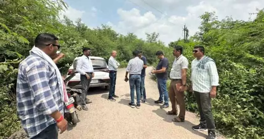 रायपुर के चारों ओर पुलिस की तगड़ी चेकिंग, 15 लाख लूट कर भागे दो बदमाश रायपुर के चारों ओर पुलिस की तगड़ी चेकिंग, 15 लाख लूट कर भागे दो बदमाश