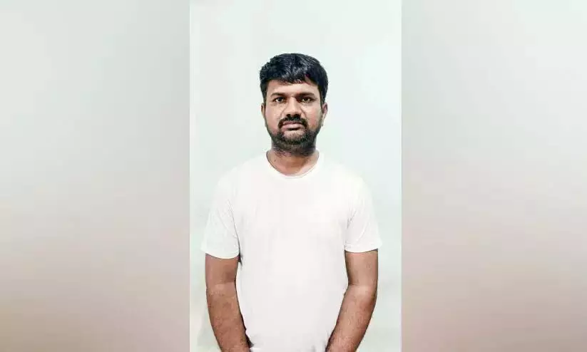महाराष्ट्र निवासी व्यक्ति 31 लाख के बेहिसाबी नोट के साथ गिरफ्तार महाराष्ट्र निवासी व्यक्ति 31 लाख के बेहिसाबी नोट के साथ गिरफ्तार