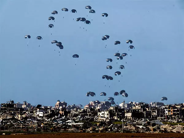 गाज़ा के लिए हवाई मार्ग से मानवीय सहायता, सात देश कर रहे समन्वय – IDF गाज़ा के लिए हवाई मार्ग से मानवीय सहायता, सात देश कर रहे समन्वय – IDF
