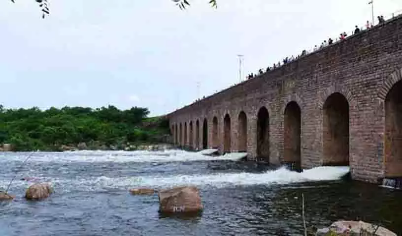 Himayatsagar में जल प्रवाह बढ़ने से द्वार फिर से खुल गए Himayatsagar में जल प्रवाह बढ़ने से द्वार फिर से खुल गए