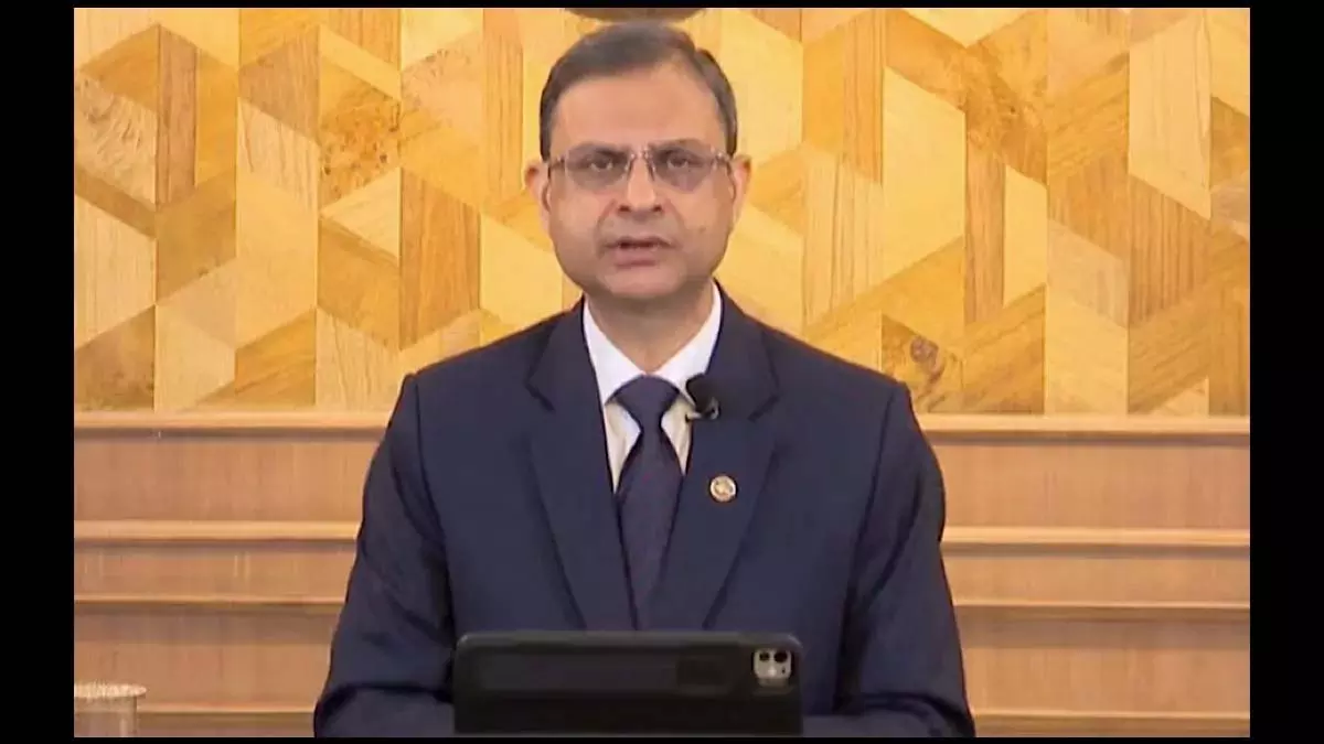 न्यूनतम शेष राशि तय करना नियामक का अधिकार नहीं: RBI गवर्नर न्यूनतम शेष राशि तय करना नियामक का अधिकार नहीं: RBI गवर्नर