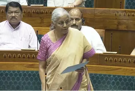 वित्त मंत्री निर्मला सीतारमण ने संसद में नया इनकम टैक्स बिल 2025 किया पेश वित्त मंत्री निर्मला सीतारमण ने संसद में नया इनकम टैक्स बिल 2025 किया पेश