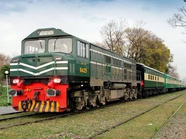सुरक्षा मंजूरी के बाद क्वेटा से ट्रेन परिचालन फिर से शुरू होगा: IED विस्फोट के बाद पाकिस्तान रेलवे सुरक्षा मंजूरी के बाद क्वेटा से ट्रेन परिचालन फिर से शुरू होगा: IED विस्फोट के बाद पाकिस्तान रेलवे