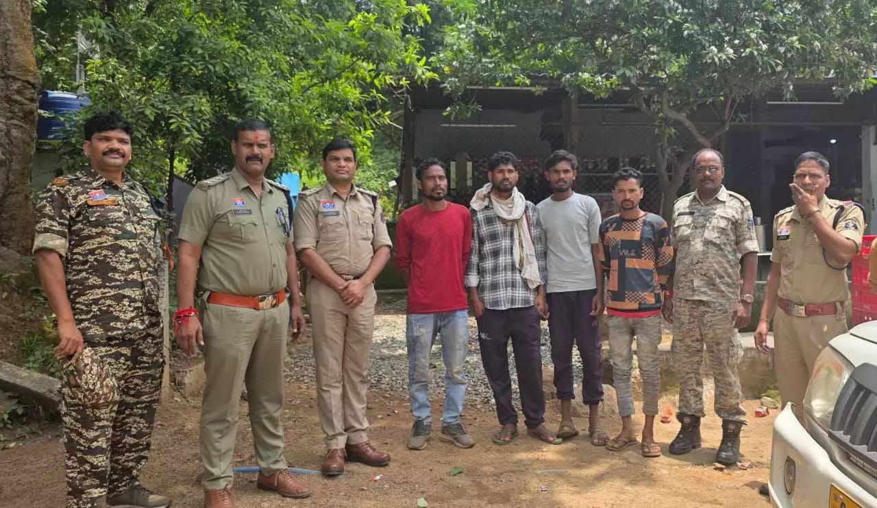 हिन्दू देवी-देवताओ का अपमान करने वाले 5 लड़के गिरफ्तार, कांकेर का वीडियो हुआ था वायरल हिन्दू देवी-देवताओ का अपमान करने वाले 5 लड़के गिरफ्तार, कांकेर का वीडियो हुआ था वायरल