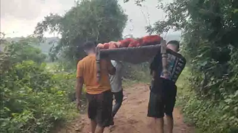 Himachal के नाहन में नई माँ के लिए घर वापसी का सफ़र जीवन की परीक्षा बन गया Himachal के नाहन में नई माँ के लिए घर वापसी का सफ़र जीवन की परीक्षा बन गया