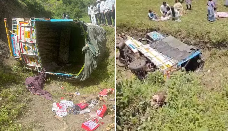 हादसे में गई सात श्रद्धालुओं की जान, पीएम मोदी ने किया मुआवज़े का ऐलान हादसे में गई सात श्रद्धालुओं की जान, पीएम मोदी ने किया मुआवज़े का ऐलान