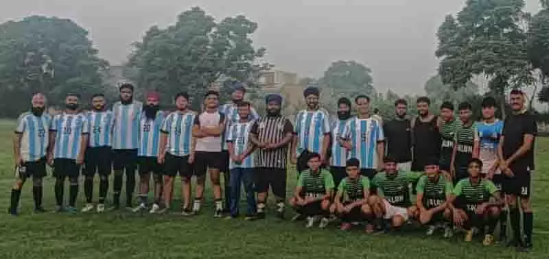 Jalandhar: फुटबॉल मैच ने नशे के खतरे के प्रति जागरूकता बढ़ाई Jalandhar: फुटबॉल मैच ने नशे के खतरे के प्रति जागरूकता बढ़ाई