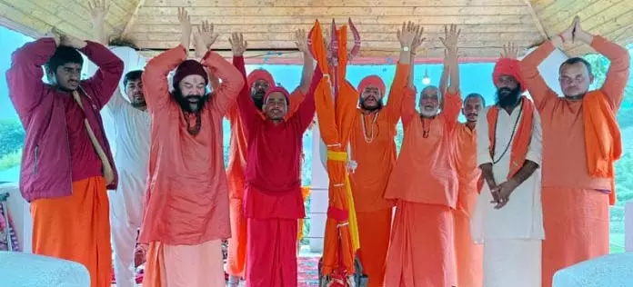 Pahalgam पहुंची छड़ी मुबारक, विसर्जन समारोह आज Pahalgam पहुंची छड़ी मुबारक, विसर्जन समारोह आज