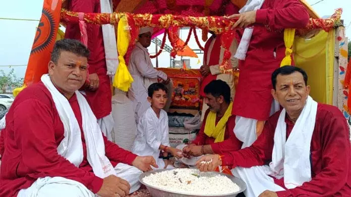 Ghagwal में धूमधाम से निकाली गई भगवान कृष्ण की भव्य शोभा यात्रा Ghagwal में धूमधाम से निकाली गई भगवान कृष्ण की भव्य शोभा यात्रा