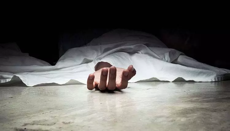 ढेंकनाल में लैटेराइट खदान में मिट्टी धंसने से 47 वर्षीय मजदूर की मौत ढेंकनाल में लैटेराइट खदान में मिट्टी धंसने से 47 वर्षीय मजदूर की मौत