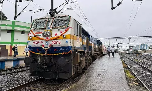 1,149 रेल डिब्बों में निगरानी कैमरे: दक्षिण रेलवे की जानकारी 1,149 रेल डिब्बों में निगरानी कैमरे: दक्षिण रेलवे की जानकारी