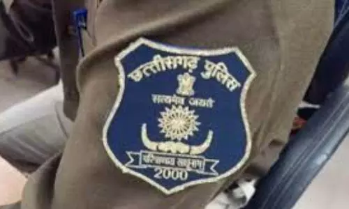 महिला पुलिसकर्मी को विभाग ने नौकरी से निकाला