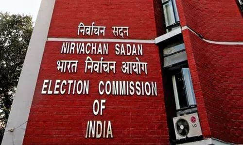 कांग्रेस के आरोपों के बीच चुनाव आयोग ने जयराम रमेश को लिखा पत्र, बातचीत के लिए बुलाया कांग्रेस के आरोपों के बीच चुनाव आयोग ने जयराम रमेश को लिखा पत्र, बातचीत के लिए बुलाया