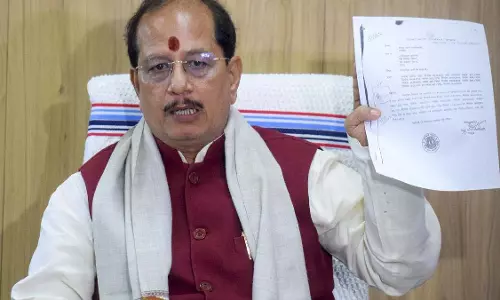 Bihar : उपमुख्यमंत्री को चुनाव आयोग से झटका, जारी किया नोटिस Bihar : उपमुख्यमंत्री को चुनाव आयोग से झटका, जारी किया नोटिस