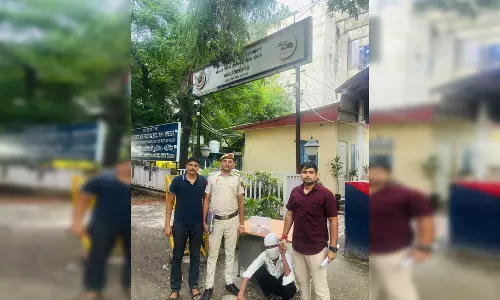 पुलिस ने जुआ रैकेट का किया भंडाफोड़, अवैध हथियार के साथ कुख्यात गिरफ्तार पुलिस ने जुआ रैकेट का किया भंडाफोड़, अवैध हथियार के साथ कुख्यात गिरफ्तार