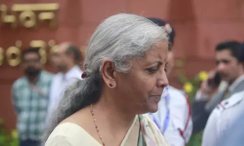 वित्त मंत्री निर्मला सीतारमण संसद में आज पेश करेंगी नया इनकम टैक्स बिल 2025 वित्त मंत्री निर्मला सीतारमण संसद में आज पेश करेंगी नया इनकम टैक्स बिल 2025
