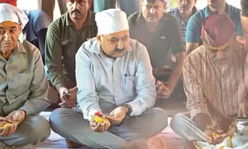 रक्षा बंधन की पूर्व संध्या पर डीसी पुंछ ने बूढ़ा अमरनाथ मंदिर का दौरा किया रक्षा बंधन की पूर्व संध्या पर डीसी पुंछ ने बूढ़ा अमरनाथ मंदिर का दौरा किया