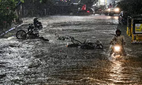 Telangana में भारी बारिश का अलर्ट, आईएमडी ने दी चेतावनी Telangana में भारी बारिश का अलर्ट, आईएमडी ने दी चेतावनी