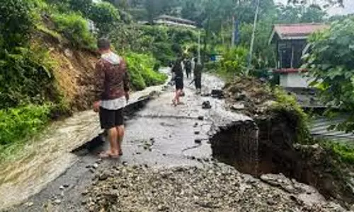 Shimla: हिमाचल में ओरेंज अलर्ट, भूस्खलन के चलते सड़कें बंद और मौतें बढ़ीं