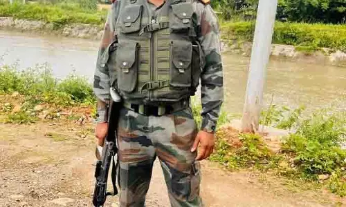 कुलगाम मुठभेड़ में शहीद हुए Punjab के सैनिकों का पूरे सैन्य सम्मान के साथ अंतिम संस्कार किया