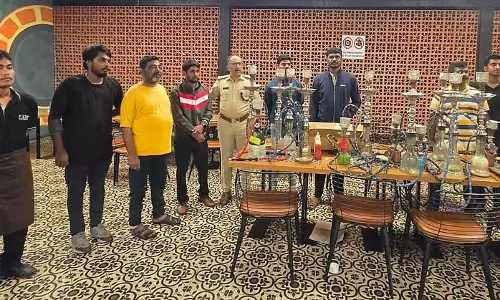 हुक्का बार पर पुलिस का छापा: मालिक समेत तीन लोगों पर मामला दर्ज हुक्का बार पर पुलिस का छापा: मालिक समेत तीन लोगों पर मामला दर्ज