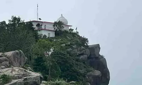 Himachal: दिव्य ऊंचाइयों वाला भूर्शिंग महादेव मंदिर भक्ति से जीवंत हो उठा Himachal: दिव्य ऊंचाइयों वाला भूर्शिंग महादेव मंदिर भक्ति से जीवंत हो उठा