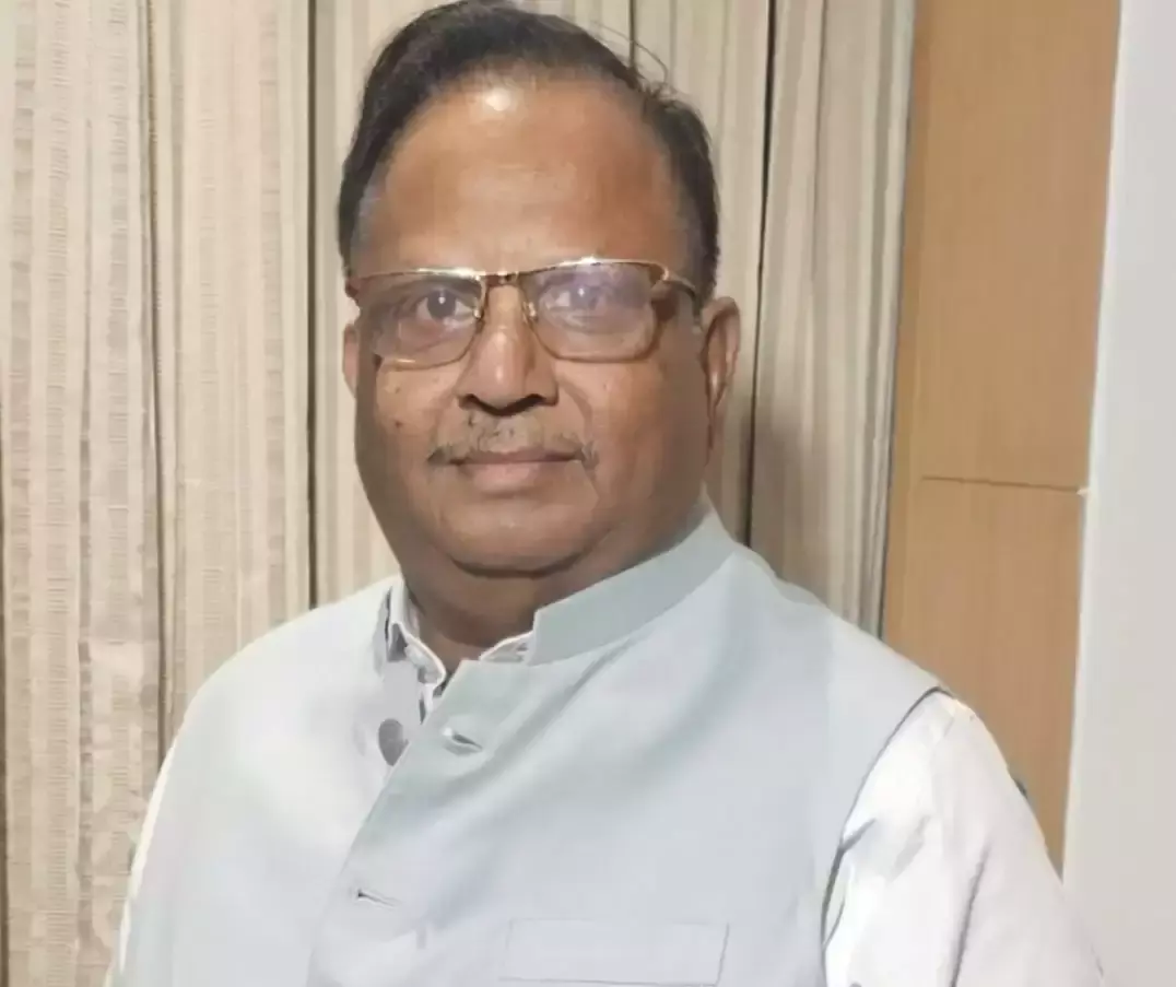 Moradabad: अमेरिकी शुल्क बढ़ोतरी से हस्तशिल्प कारोबार पर संकट: अवधेश अग्रवाल Moradabad: अमेरिकी शुल्क बढ़ोतरी से हस्तशिल्प कारोबार पर संकट: अवधेश अग्रवाल