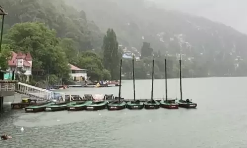 Nainital: भारी बारिश के चलते नैनीताल में झील के गेट खुले