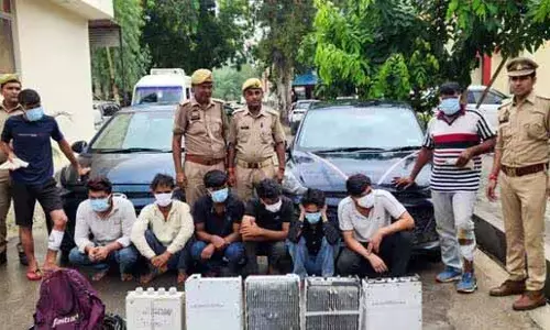 Noida: मोबाइल टावर उपकरण चोर गिरोह का भंडाफोड़, 8 गिरफ्तार Noida: मोबाइल टावर उपकरण चोर गिरोह का भंडाफोड़, 8 गिरफ्तार