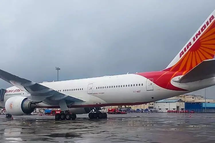 Kerala : संदेहास्पद तकनीकी समस्या और मौसम की स्थिति के कारण डायवर्ट किया