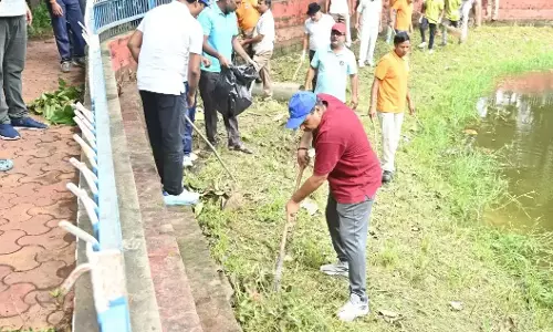 Varanasi: बरेका टैगोर पार्क में हरित संदेश के साथ महाप्रबंधक ने किया श्रमदान Varanasi: बरेका टैगोर पार्क में हरित संदेश के साथ महाप्रबंधक ने किया श्रमदान