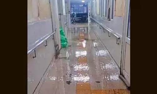 मोहाली सिविल अस्पताल की ऊपरी मंजिल पर घटिया निर्माण से पानी भर गया