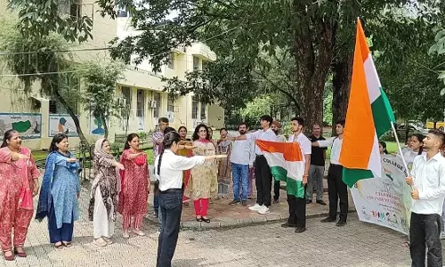 Kathua: जीडीसी हीरानगर ने धूमधाम से निकाली तिरंगा यात्रा Kathua: जीडीसी हीरानगर ने धूमधाम से निकाली तिरंगा यात्रा