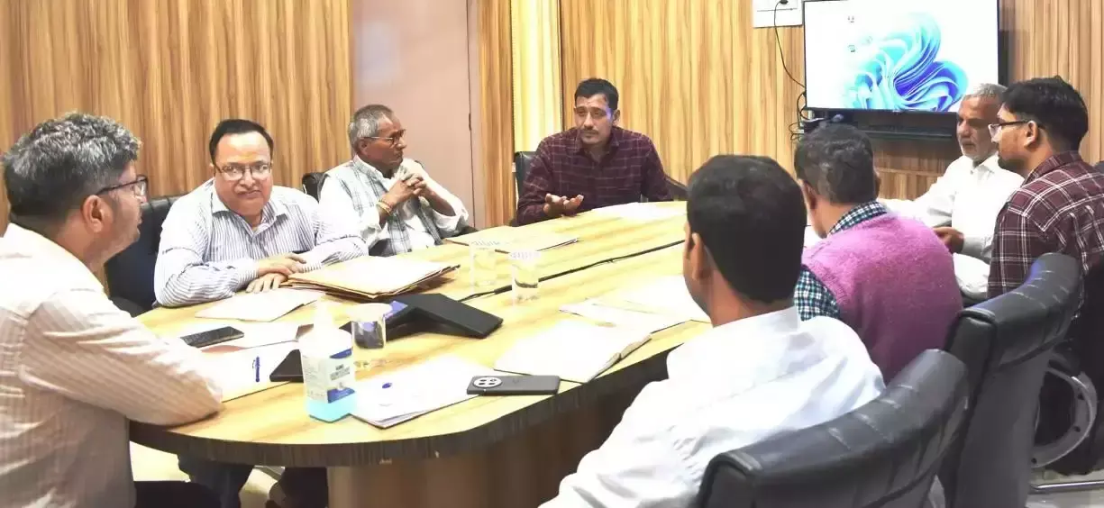 Gopeshwar: चुनाव में वोटरों की सुविधा के लिए घटाई जाएगी पैदल दूरी