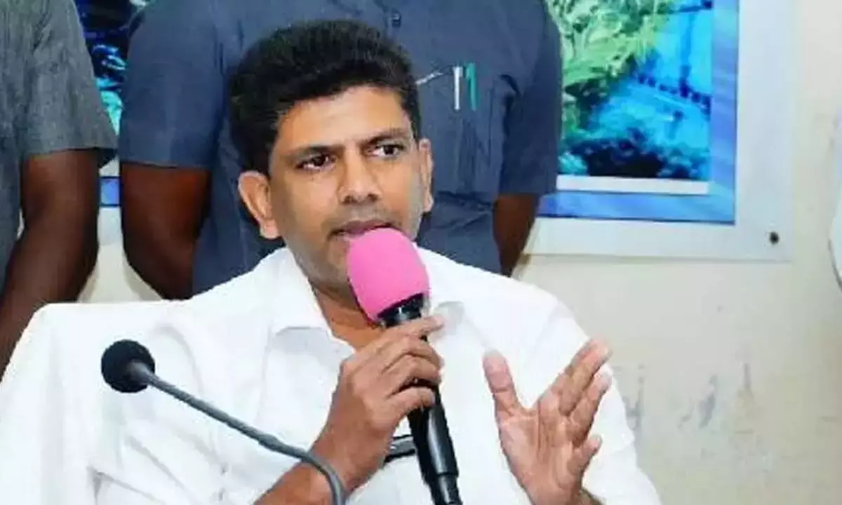 Andhra: पेम्मासानी ने सड़क दुर्घटना पीड़ितों की मदद की