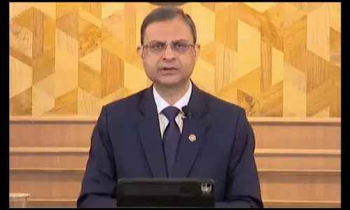 न्यूनतम शेष राशि तय करना नियामक का अधिकार नहीं: RBI गवर्नर न्यूनतम शेष राशि तय करना नियामक का अधिकार नहीं: RBI गवर्नर