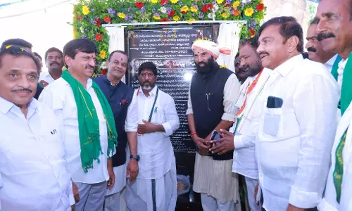 Telangana: मंत्री उत्तम ने सभी लंबित परियोजनाओं को पूरा करने का संकल्प लिया