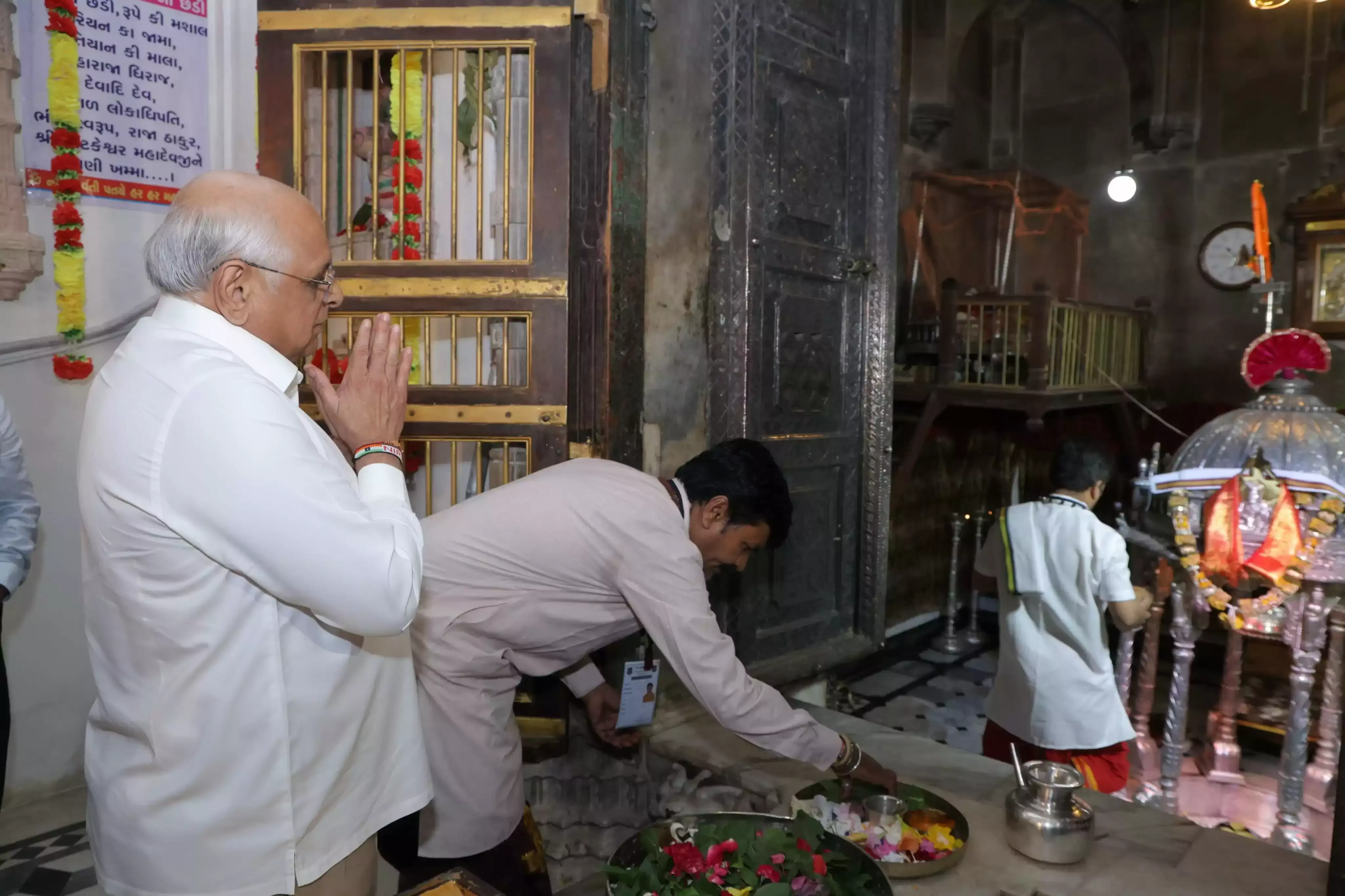 Gujarat: मुख्यमंत्री भूपेंद्र पटेल ने वडनगर के प्राचीन हाटकेश्वर महादेव मंदिर में की आराधना