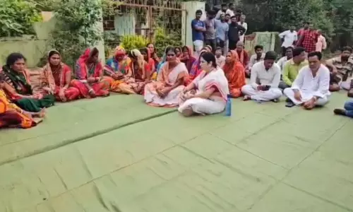 नबरंगपुर में छात्रा की मौत पर गरमाया माहौल, बीजद ने बुलाया बंद नबरंगपुर में छात्रा की मौत पर गरमाया माहौल, बीजद ने बुलाया बंद