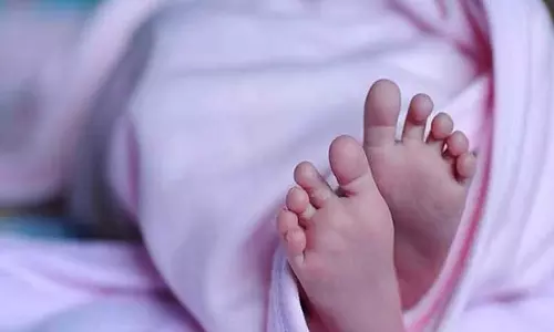 Indore : झाड़ियों में मिला नवजात का शव, पुलिस जांच में जुटी